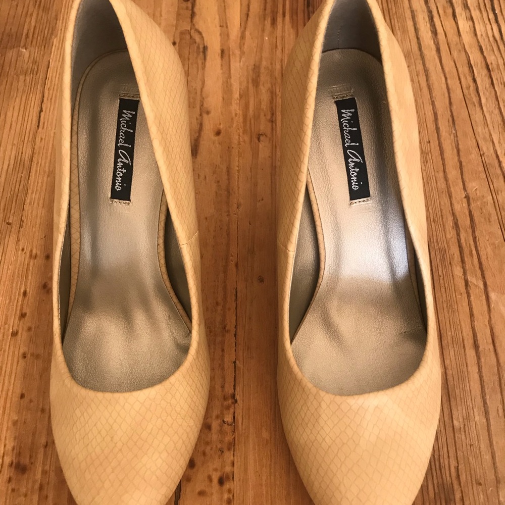 Beige heels